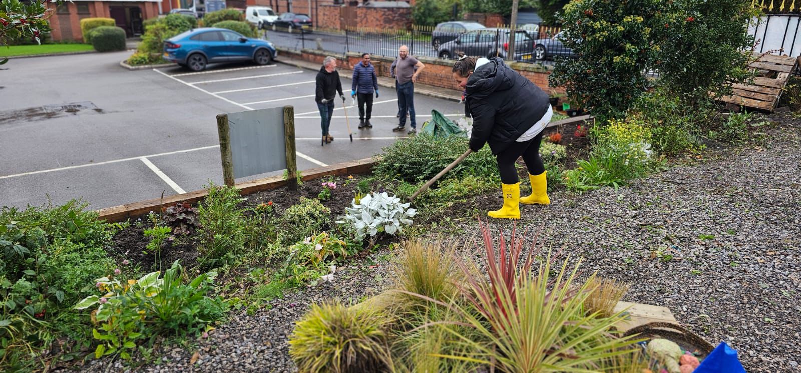 Certas Energy Marketing Team Lends a Hand to Local Charity
